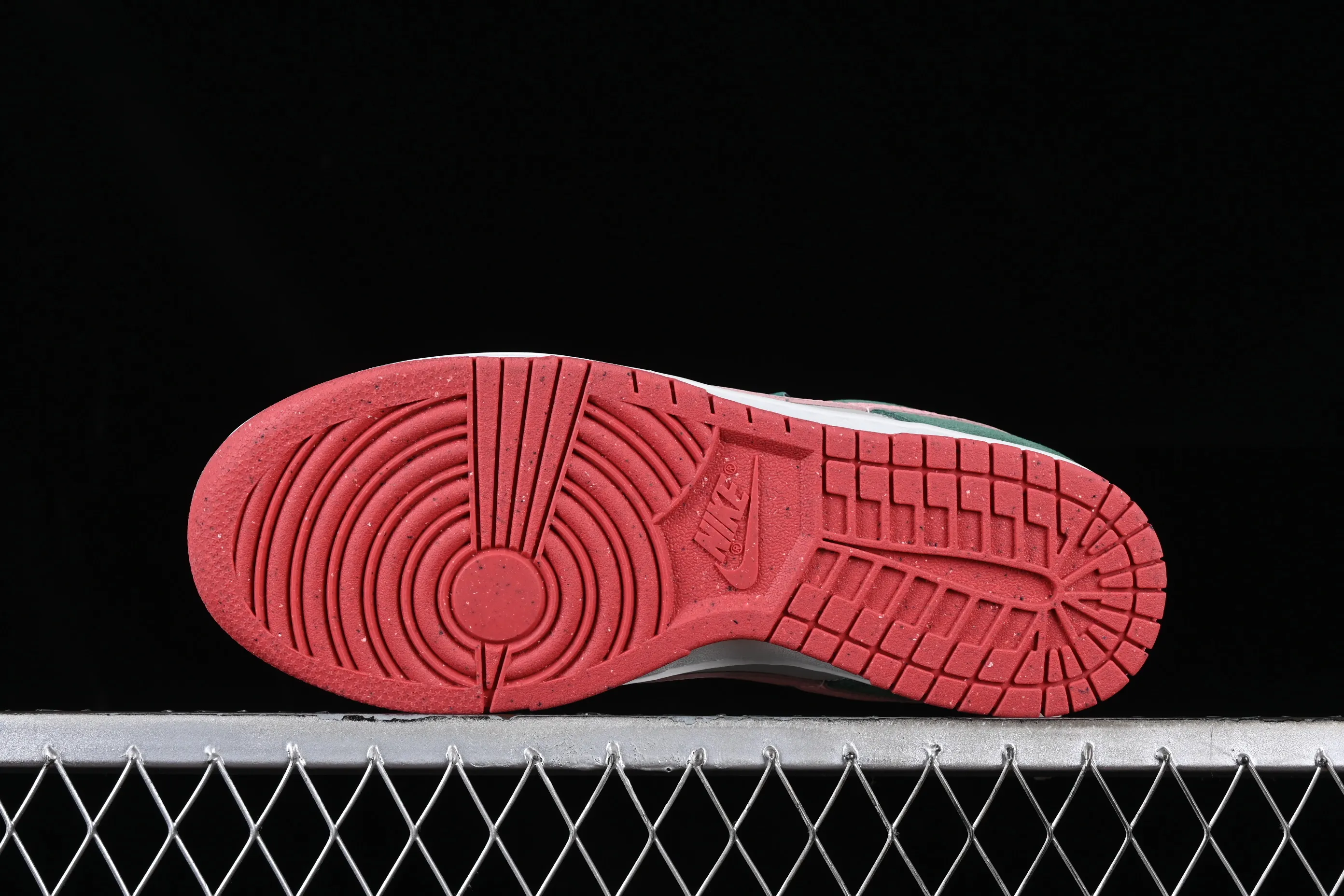 All Categories Nk SB Dunk Series Nk SB Dunk Low Low-top sneakers Nk Dunk Low "All Petals United" Sonorous Rose SB low-top casual sneakers FN8923-061